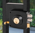 Cerradura Chapa Exterior Sobreponer Con Caja Oister 111 | Para Reja, Negra Cilindro 30mm