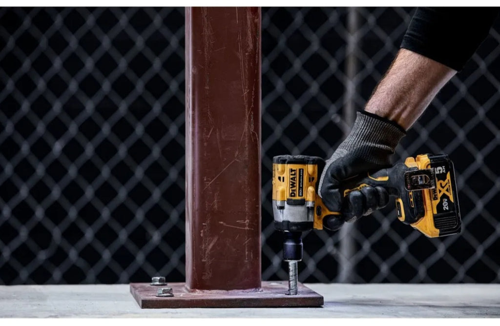 Llave de Impacto DeWalt 20V ATOMIC DCF922D2 | 406 Nm | Brushless | Kit 2 Baterías + Cargador