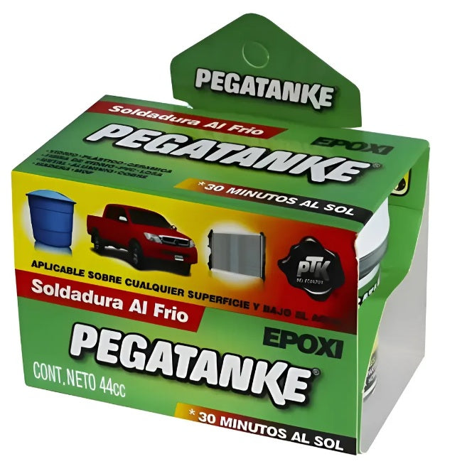 "Empaque de Pegatanke Negro Soldadura al Frío Epoxi 44cc. La caja muestra ejemplos de uso en vehículos y tanques, con detalles de secado en 30 minutos al sol, disponible en Proyecto Madera Chile."