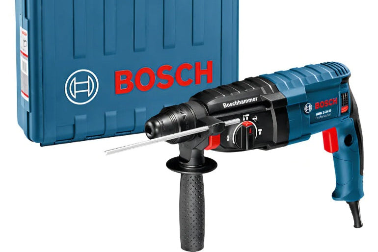 "Rotomartillo Bosch Professional GBH 2-24 D con maletín de transporte azul. Herramienta eléctrica de alto rendimiento para perforación en hormigón y madera disponible en Proyecto Madera Chile."